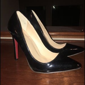 👠👠RED BOTTOM HEELS 👠👠